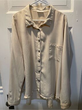 Chicsoul Women’s Beige Button-Up Shirt, Size 2X